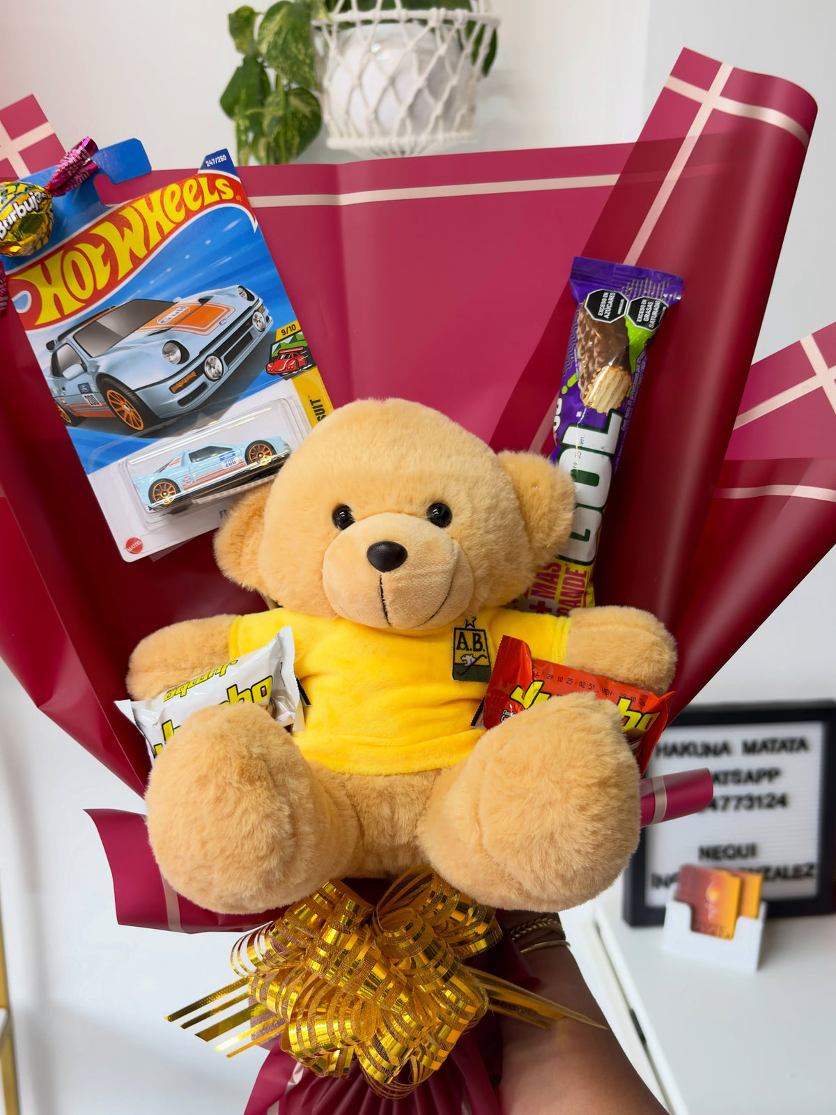 Bouquet oso con carrito de colección Hakuna Matata